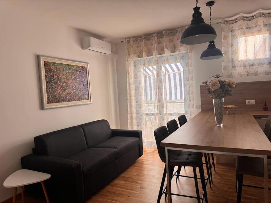 La Maison De Monique Policoro Bagian luar foto