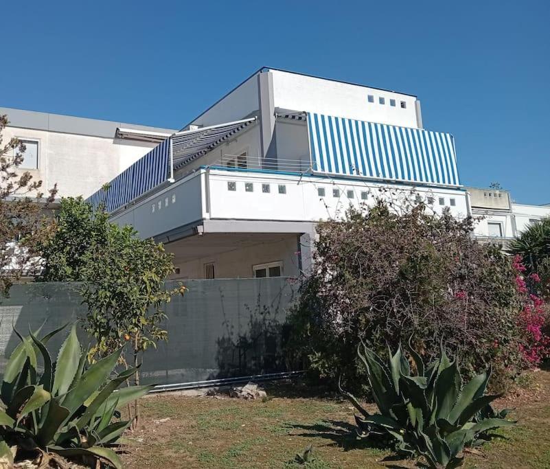 La Maison De Monique Policoro Bagian luar foto